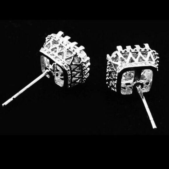NEW Square Crown Stud Earrings - Picture 5 of 7